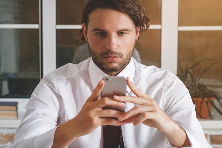 疑問形で返信率アップは嘘?気になる男性に送ってはいけないウザLINE
