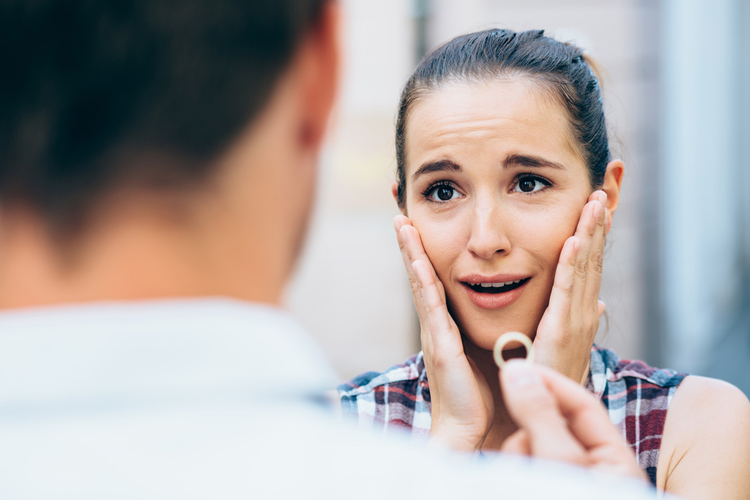 彼の変化はチャンスの証!男性が彼女との結婚を意識したときに見せる言動3つ