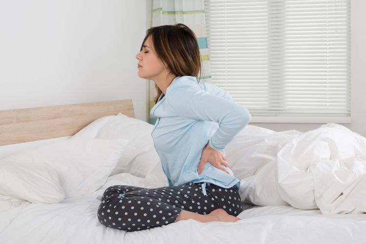 意外と春に多い「腰痛」を姿勢で予防する3つのコツ