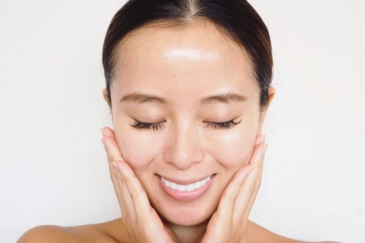 顔を見て分かる?!自分の不調を知れるサインとは?