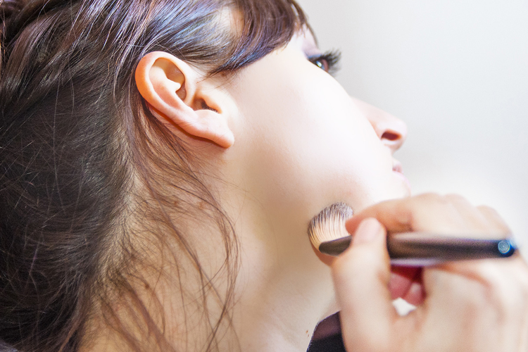 皮脂でテカテカになっていない!?覚えておきたいメイク崩れ防止テク!
