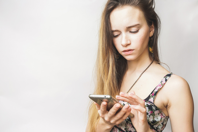 LINEを返信してくれない!反応が悪い男性の対処法