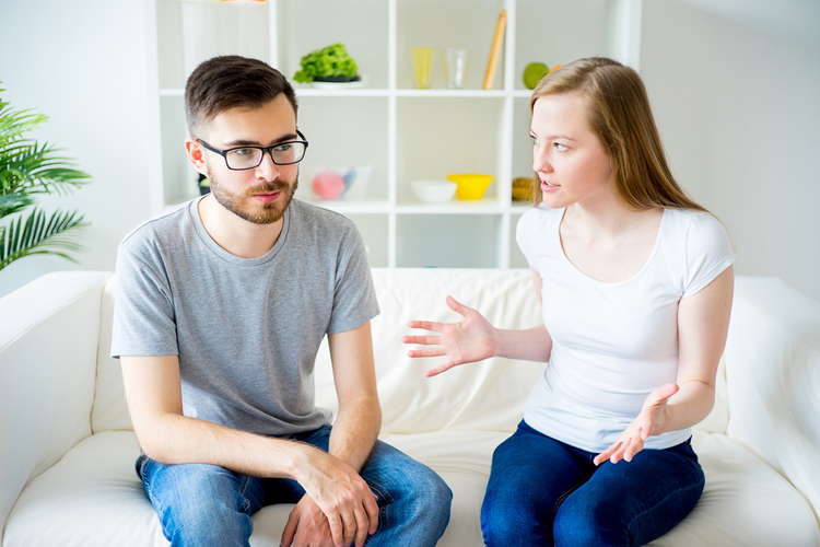 あなたならどうする?信念を曲げてでも恋人と付き合うべき?