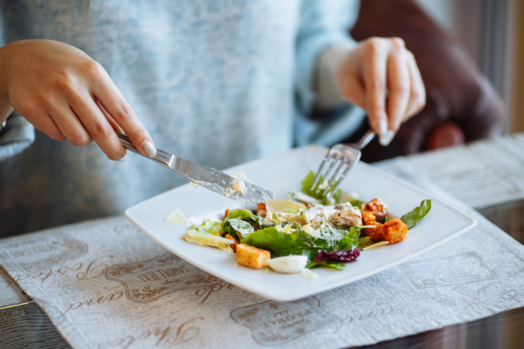 ダイエットに焦らない！ヘルシー女性が意識している食習慣とは？