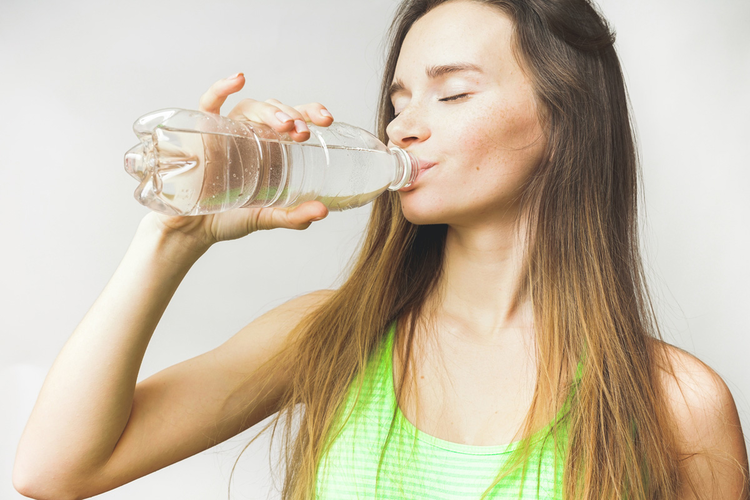 水はたくさん飲めばいいのか問題、一挙解決♪綺麗になれる水との付き合い方