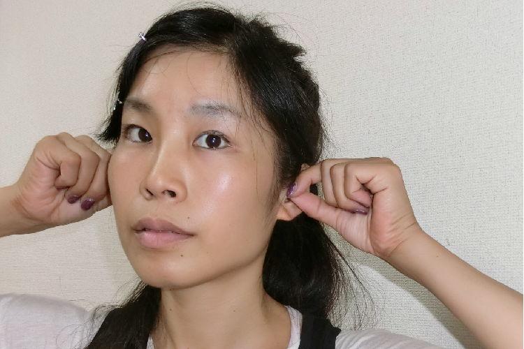 耳のツボ押し