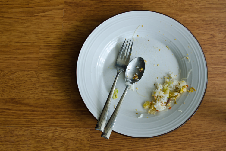 暴れる食欲を抑えるにはアレを消そう!夜中の暴飲暴食で太る悪循環を断ち切る方法