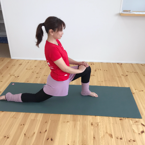 股関節のストレッチ