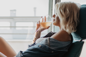 睡眠の質を落とさないお酒との付き合い方