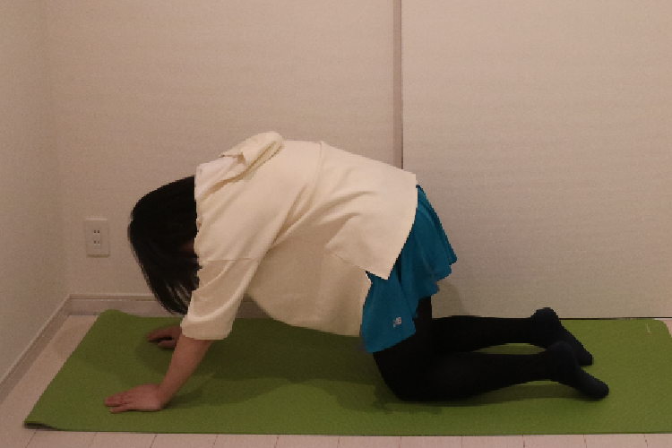背中周りをしなやかにするストレッチ