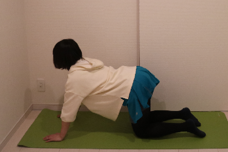 背中周りをしなやかにするストレッチ