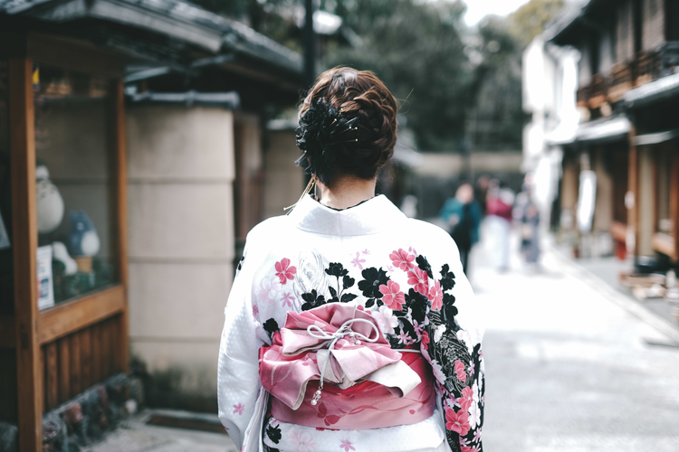 美しい和服美人を目指して。着物初心者さんがマスターするべき所作