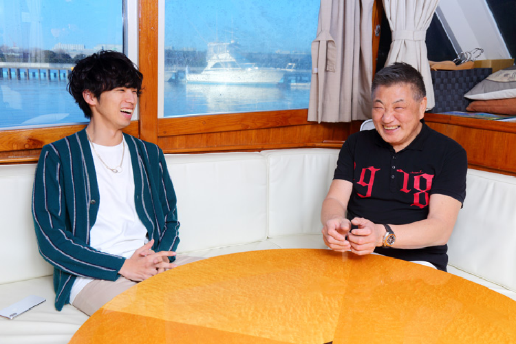 談笑する桐山漣さんと清水ろっかん先生