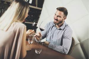 飲むペースでまるわかり！　お酒に酔った男性の遊びと本気の見極め方