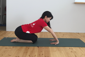 太くなってしまった二の腕は、ストレッチで流れを良くして魅せたい二の腕に！肩こり首コリも解消
