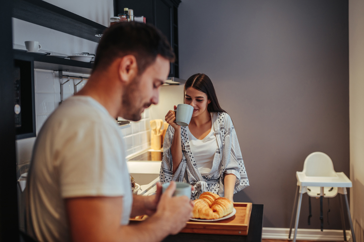 だらだら同棲を続ける男性心理とは？彼と結婚を決めるための、たったひとつの方法