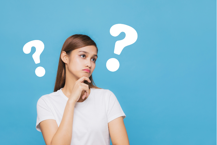 なんだろう？と疑問に思う女性のイメージ