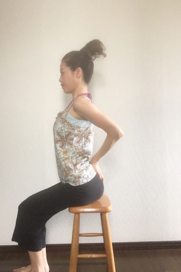 座っているときのダメ姿勢をすぐに矯正する方法