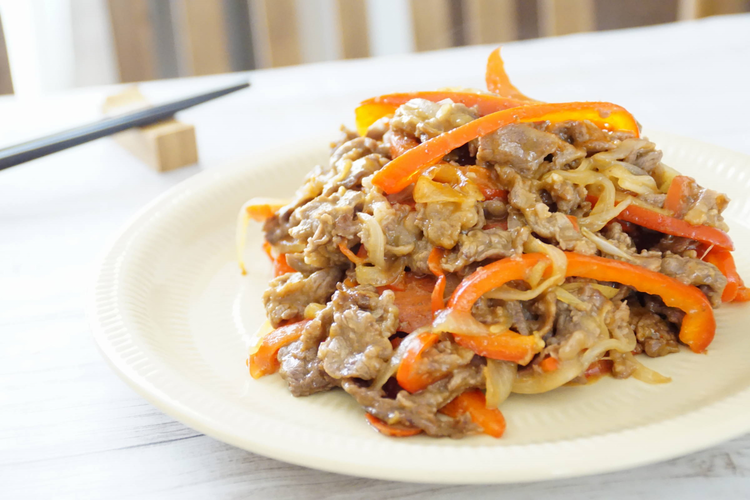 化粧品だけじゃない!!日焼けをした後に食べてケア!!レシピ付き「牛肉とパプリカのスタミナ炒め」