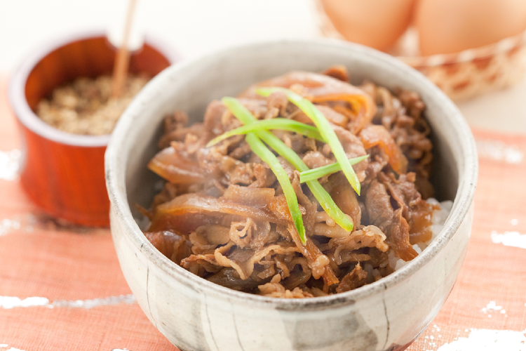 疲労回復に『牛丼』が効果あり♡女性におすすめの訳とは？