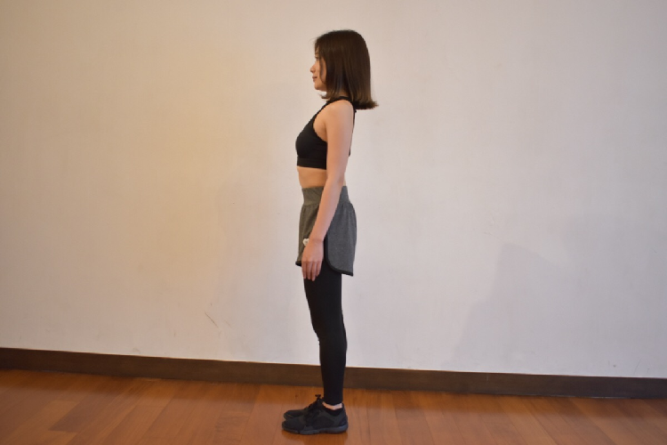 姿勢 良くする 立ち方