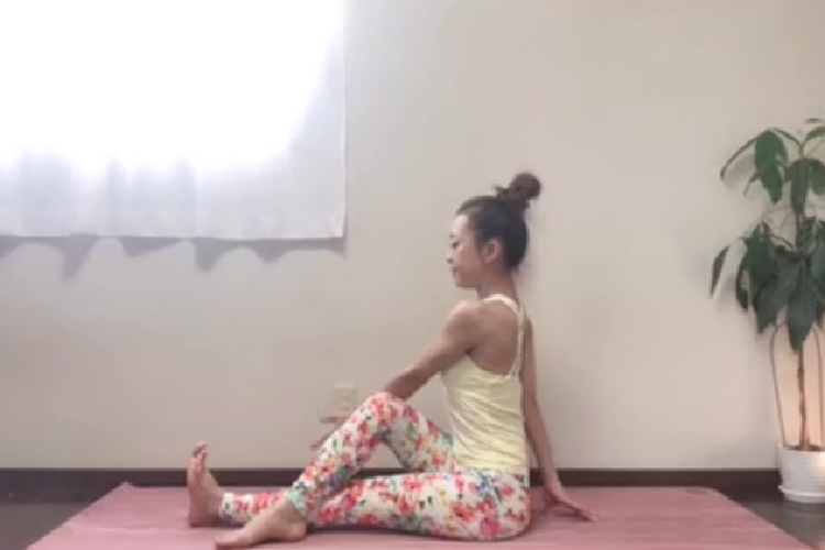 くびれ ストレッチ