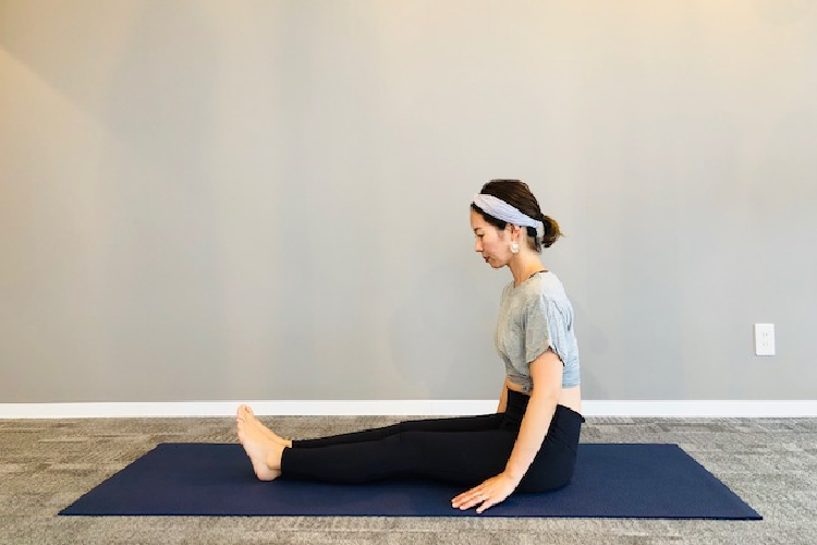 杖のポーズ　ヨガ