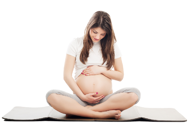 お腹を抱える妊婦