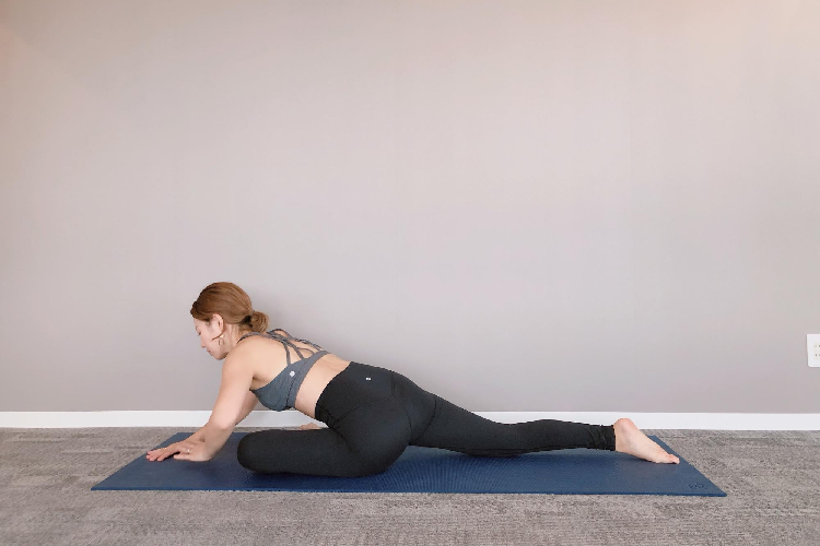 上体を倒している