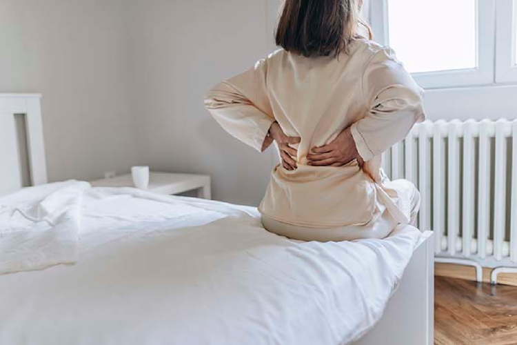 腰痛の女性