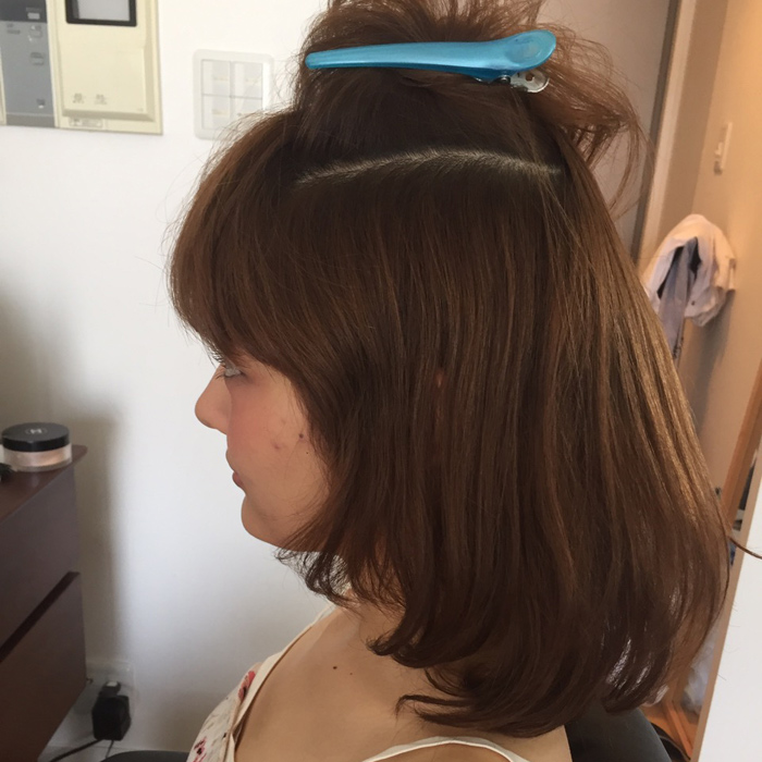 コテを使って簡単に「こなれ感」のあるヘアスタイルをつくりだす方法♪