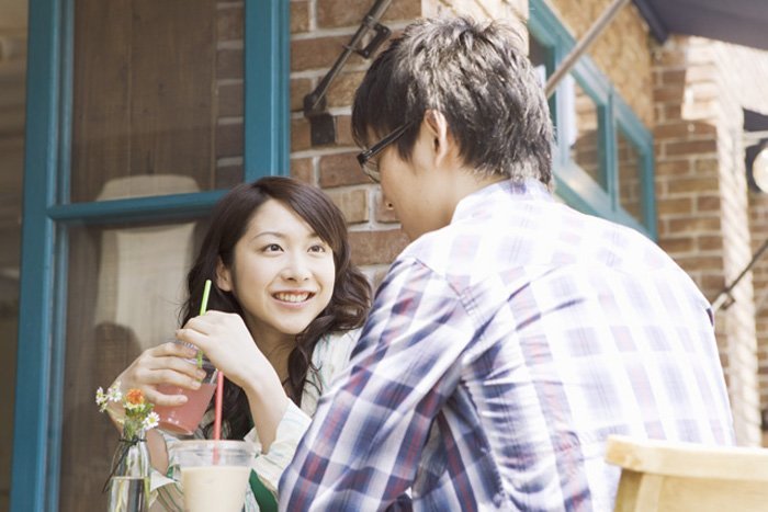 楽しいデートが台無しに・・・。男性が幻滅してしまう食事中の振る舞いとは?