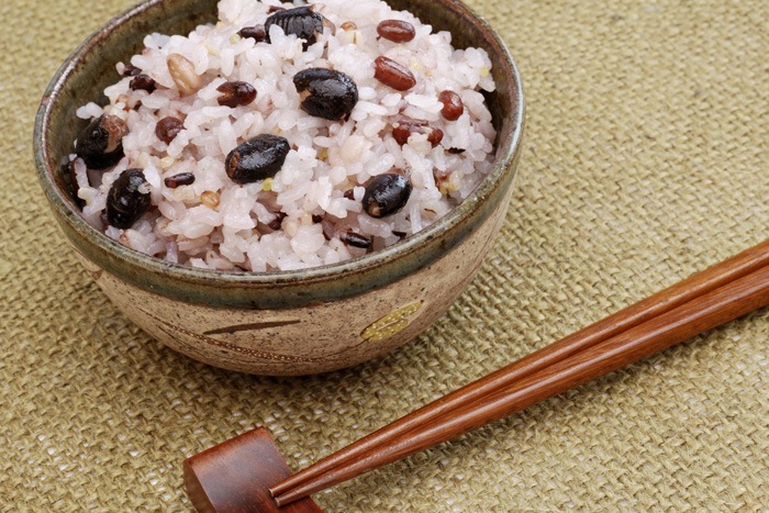小豆と玄米のご飯のイメージ