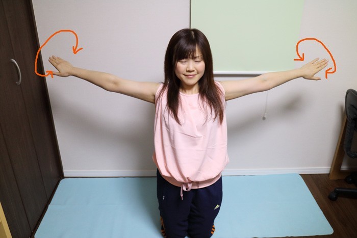2：二の腕を引き締める運動