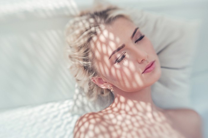 春の肌ゆらぎを整える「睡眠スキンケア」