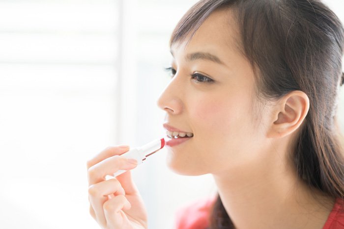 唇の皮膚は超デリケート!女性が気にしたい、正しいリップ選び&スキンケア方法とは?