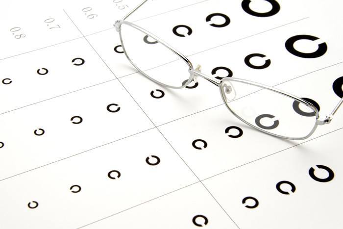 視力を落としているのは白砂糖のせい?