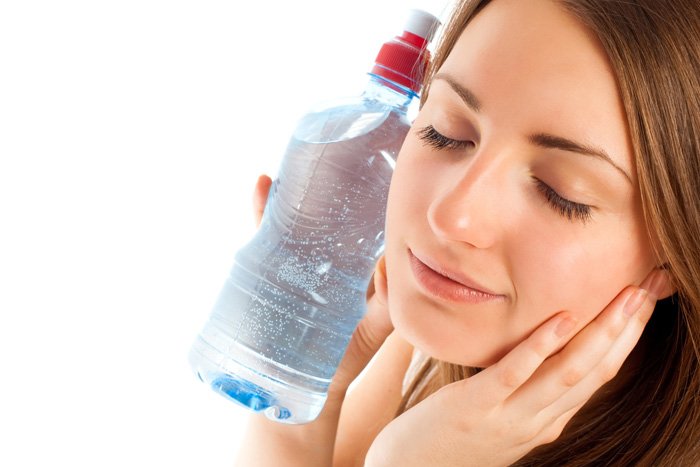 炭酸水で“飲むだけダイエット”！美肌効果も期待できる飲み方のコツ