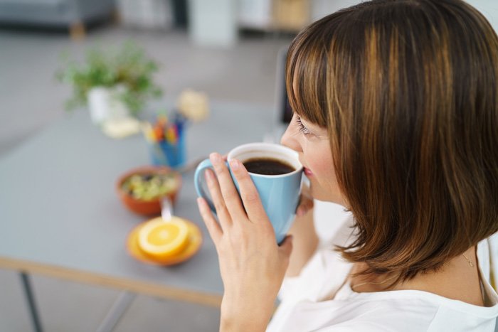 コーヒーを飲むイメージ