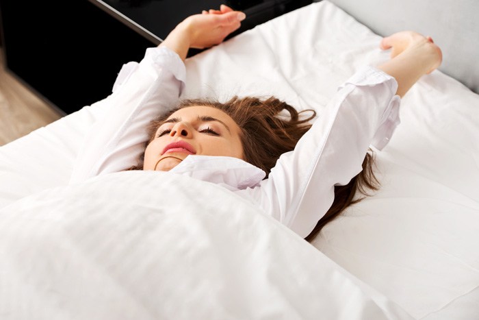 眠る前にこれやって!キレイな人がやってる美習慣4つ