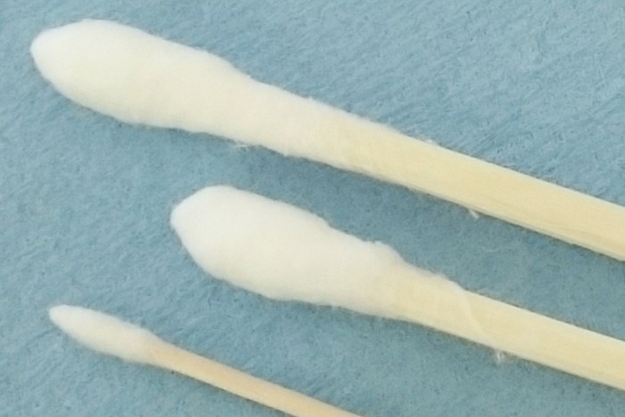 爪にも優しい!擦り掃除はお手軽コットンスティック代用で簡単キレイ