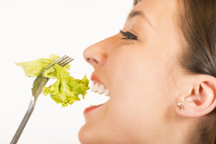 野菜を食べるイメージ