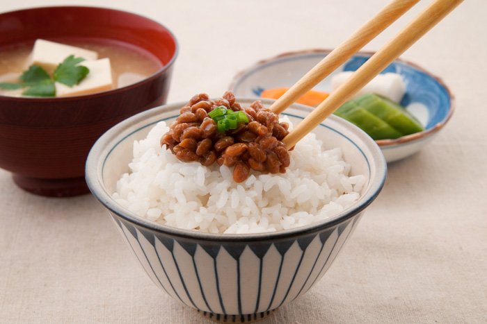 1:乳酸菌・ビフィズス菌などの善玉菌を含む発酵食品を摂取する