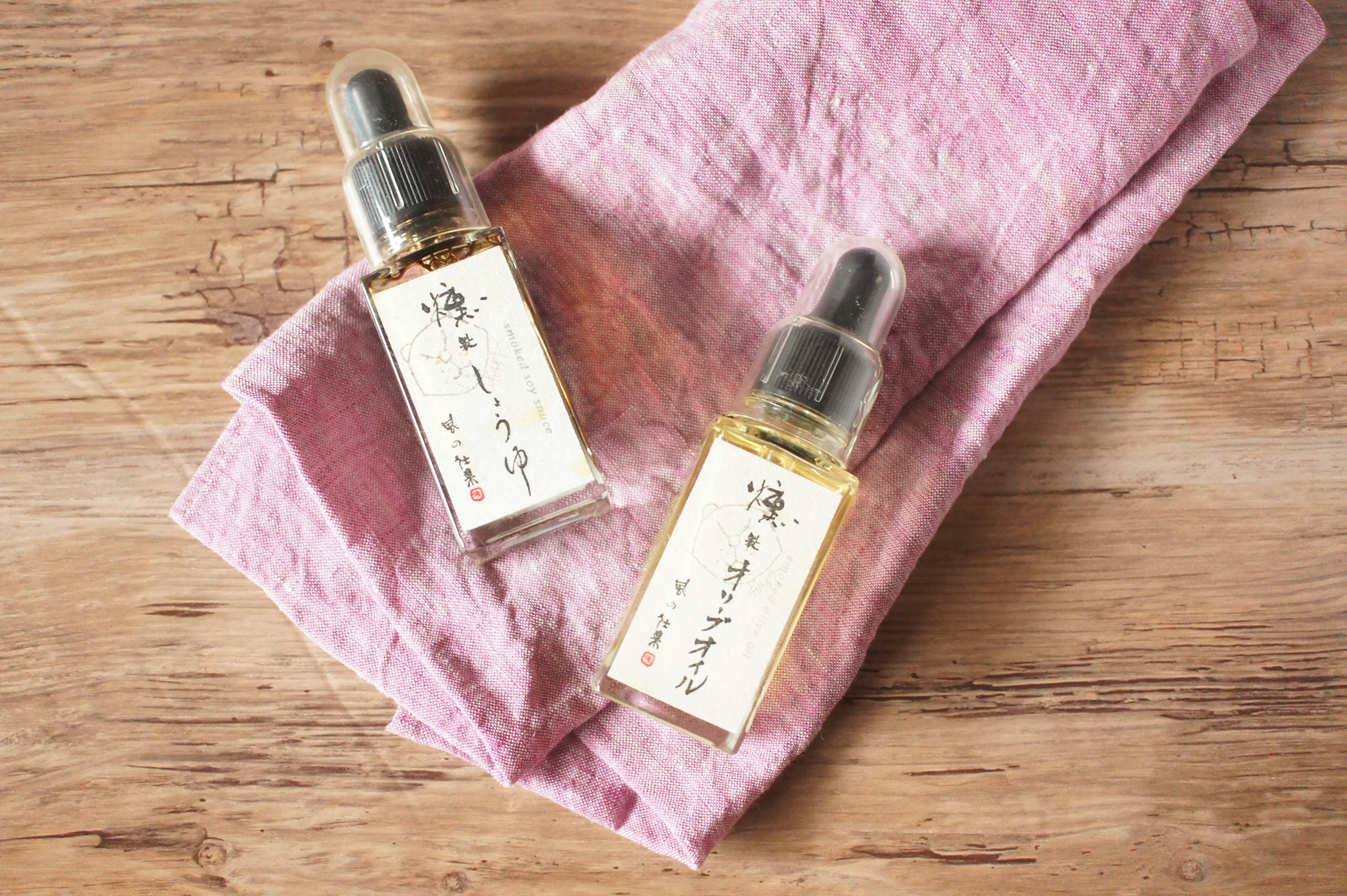 「燻製オリーブオイル」「燻製醤油」のイメージ
