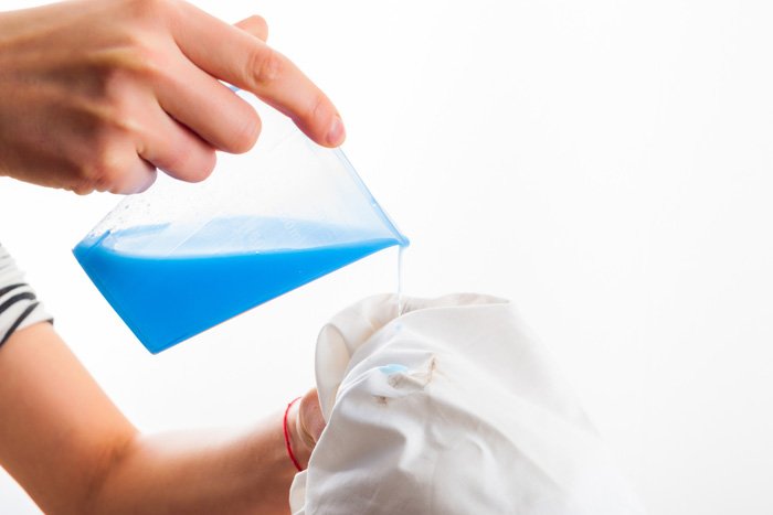 洗剤を付けるイメージ