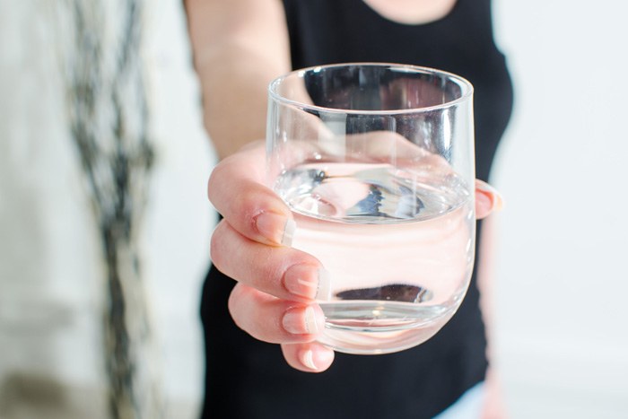 水を飲むイメージ