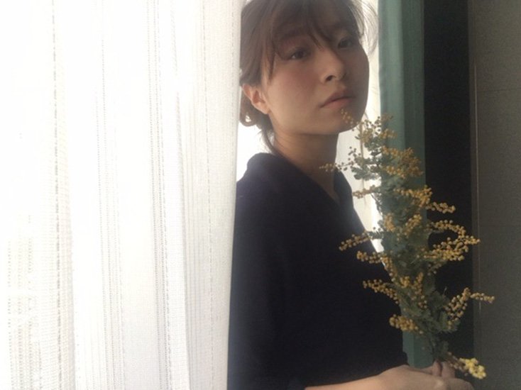 笑わない写真のイメージ