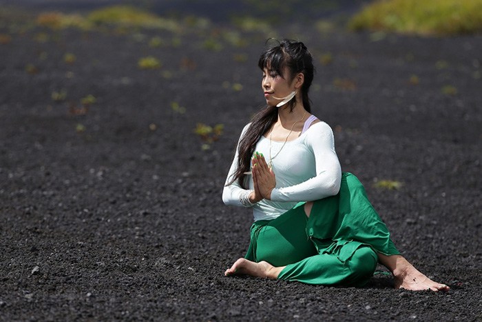 ねじりのポーズ