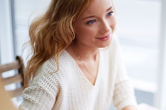 笑顔な女性のイメージ