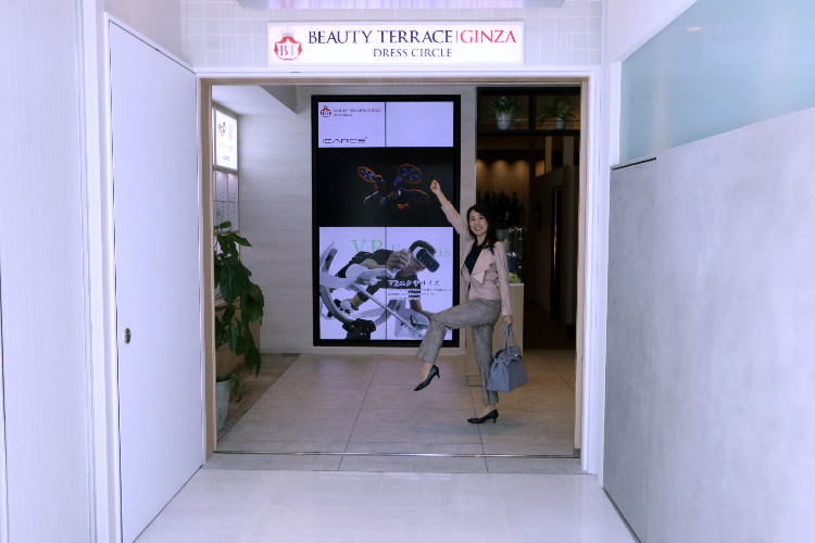 BEAUTY TERRACE GINZA -DRESS CIRCLE-の入り口前